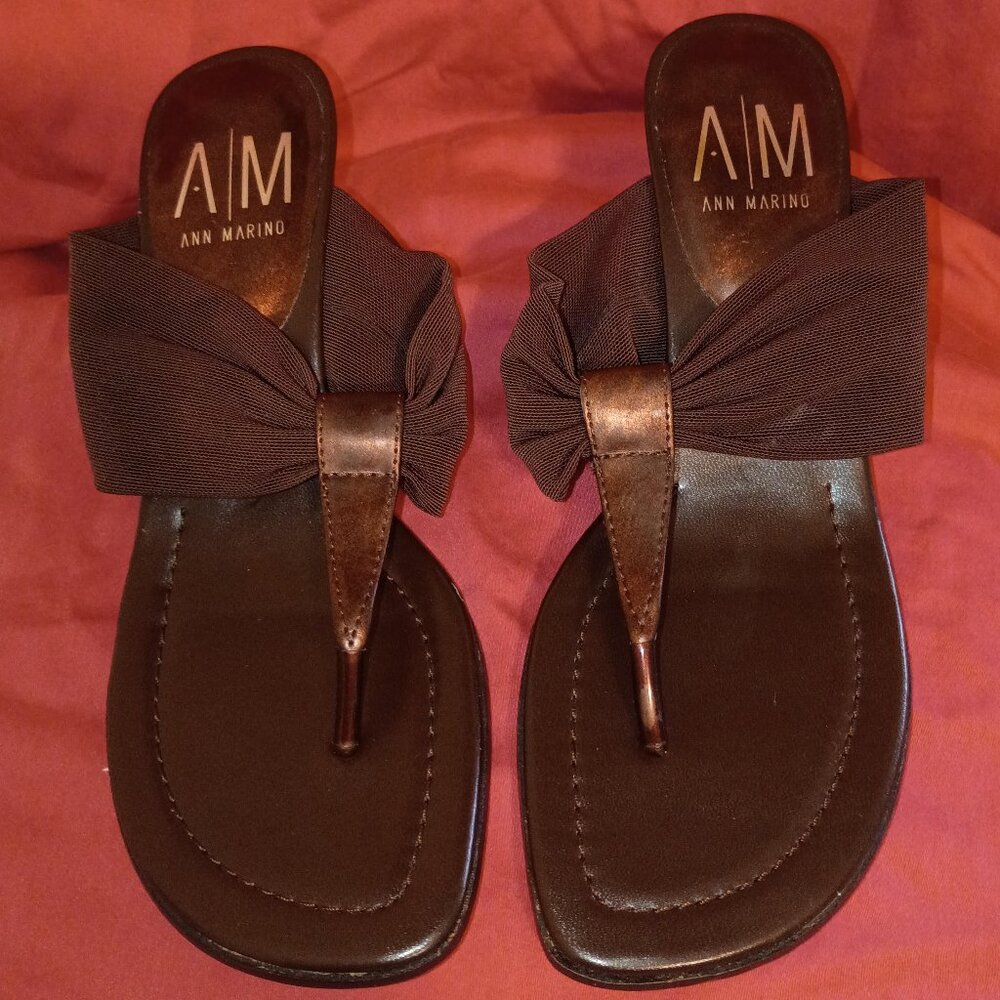 Ann Marino - Brown Thong-Toe Kitten Heel - Size 6.5 - Picture 6 of 10